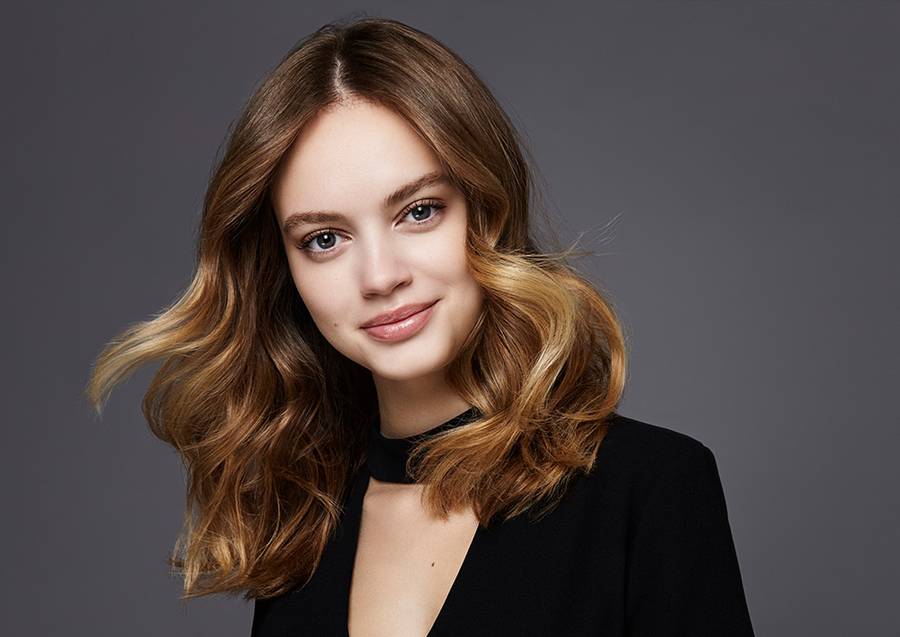 TikTok’s Latest Hair Hack Is A Must-See For a Bouncy Blowout