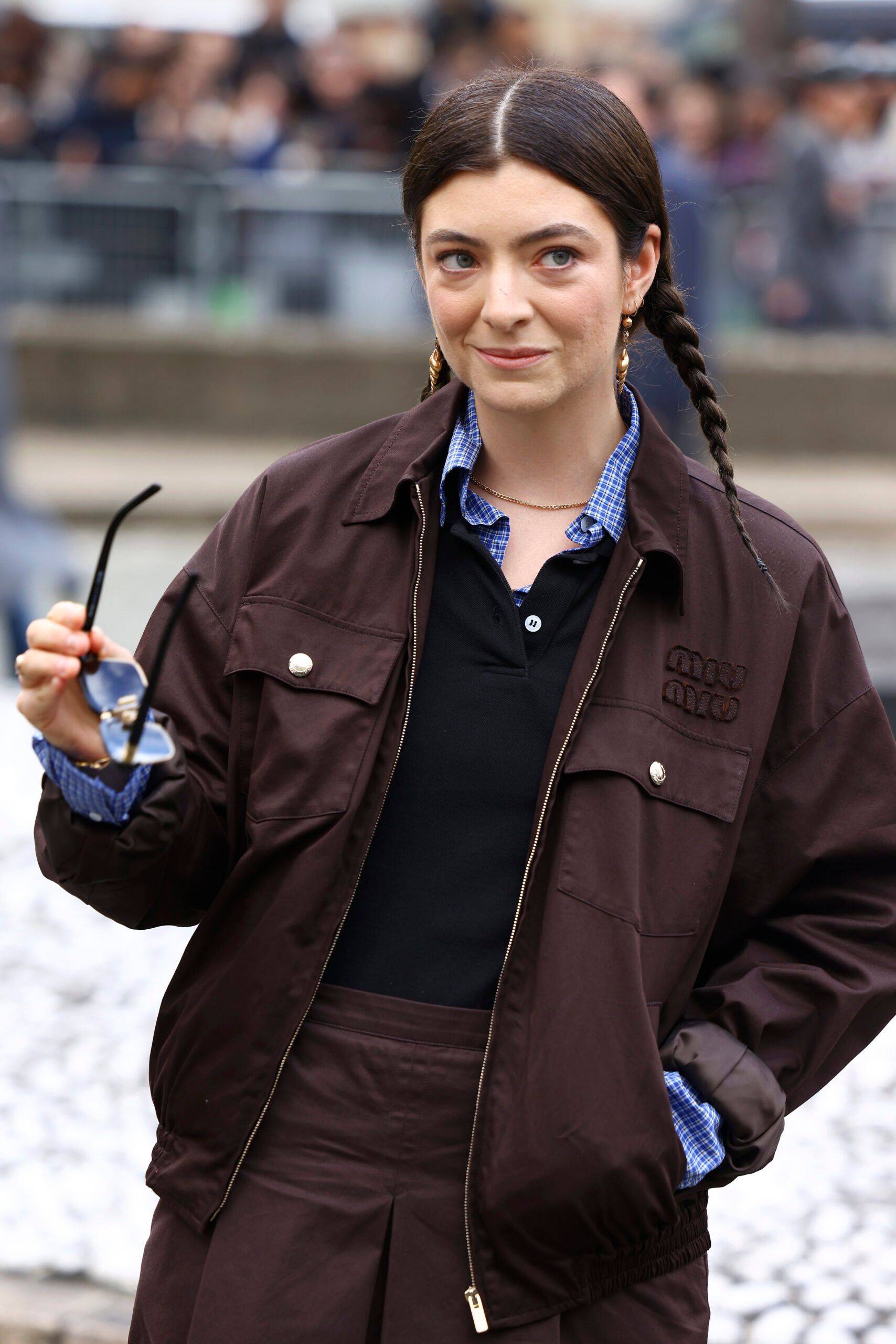 Lorde pigtail braids