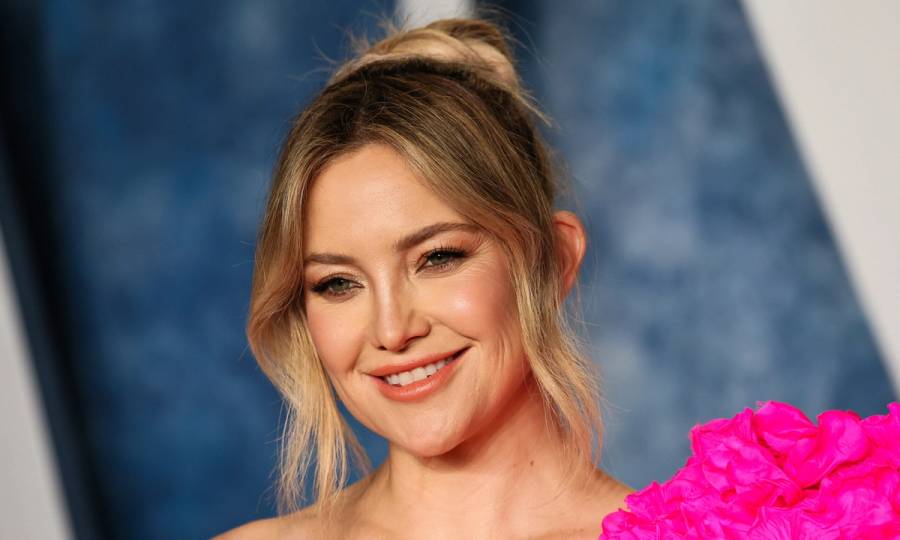 Kate Hudson Doesn’t Wear Deodorant, Apparently