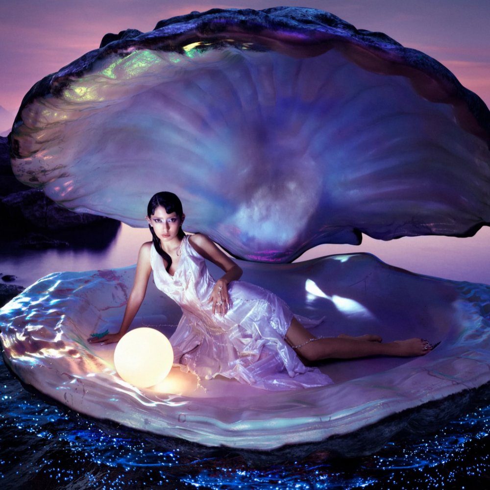 dark siren look from pinterest predicts 2025