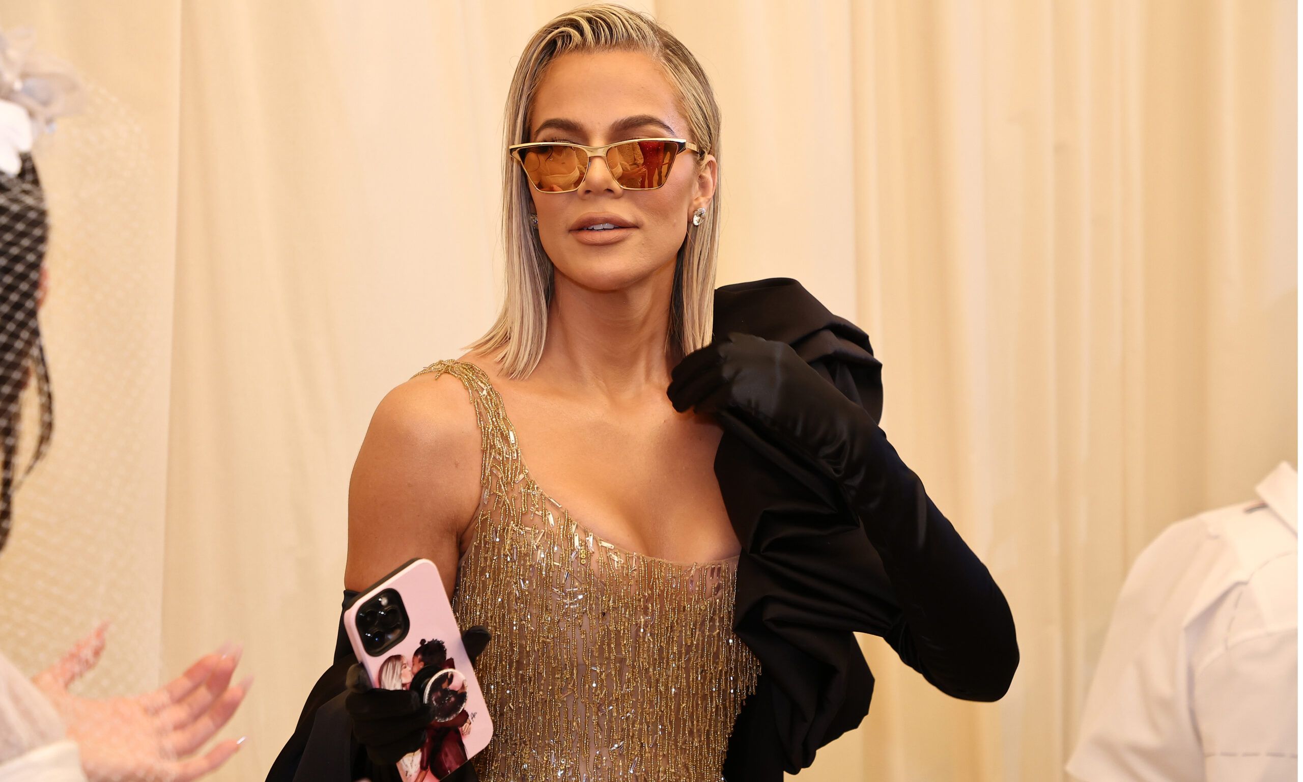 Khloé Kardashian pink on pink nails