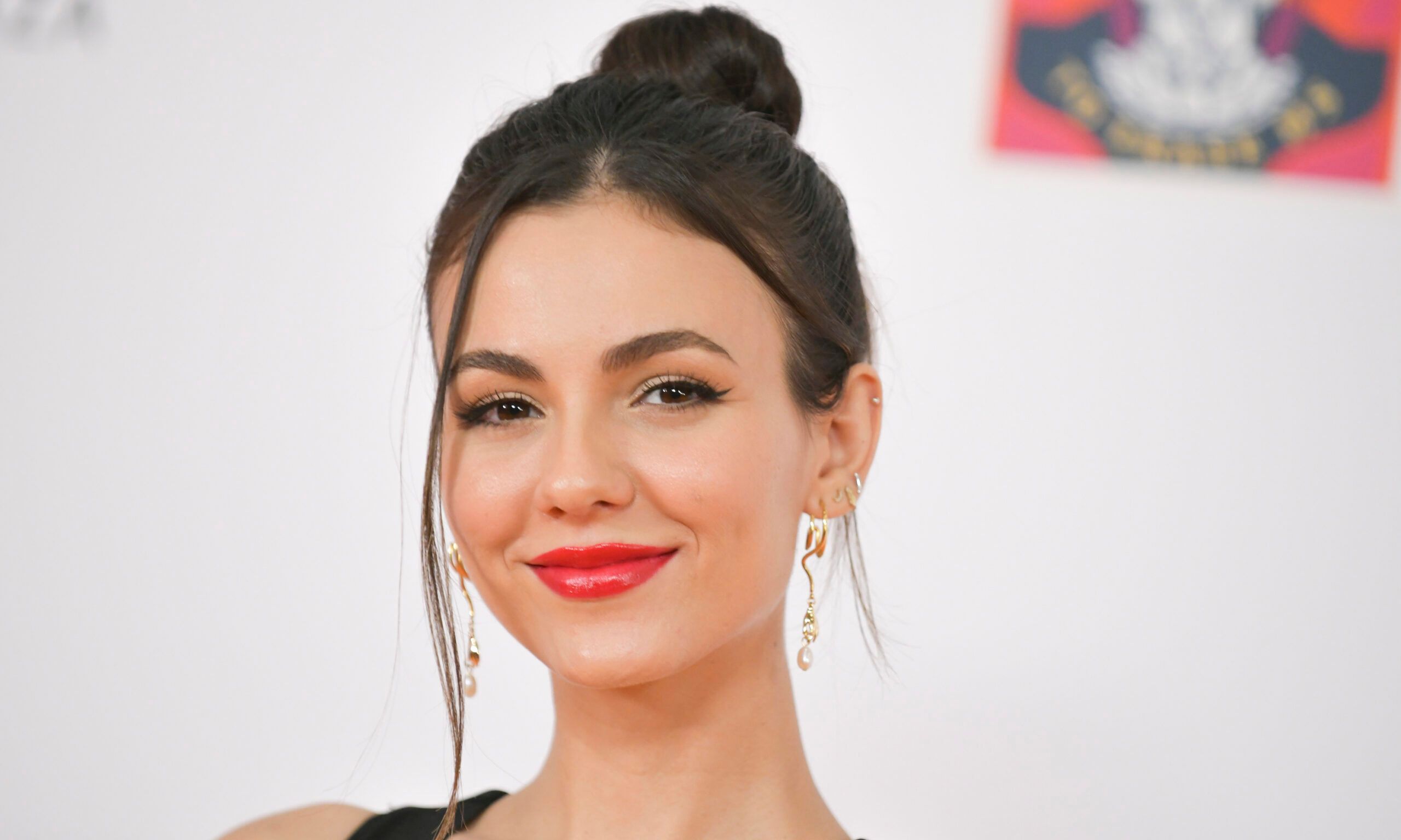 Victoria Justice attends the 29th annual Race to Erase MS Gala