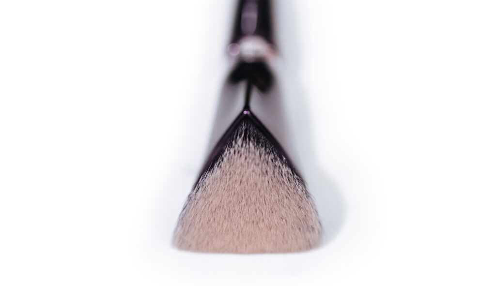 Anisa Pinnacle Foundation Brush