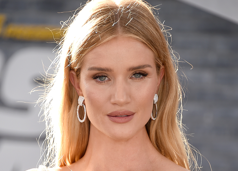 Rosie Huntington Whitely Says This Mascara Has Replaced Her Eyelash-Extension Habit