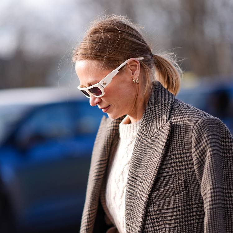 simple low ponytail