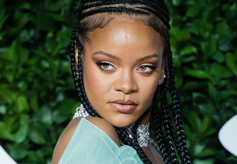 rihannaselfie