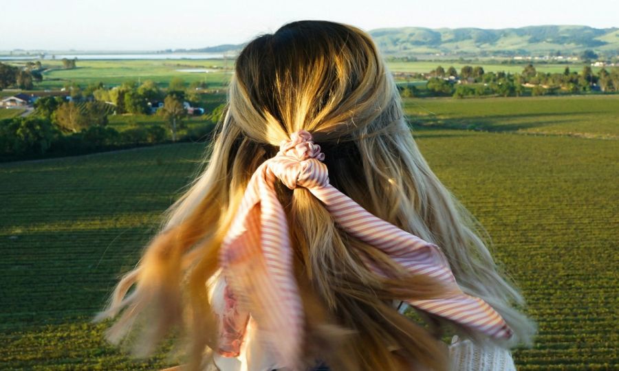 woman looking out into the horizon