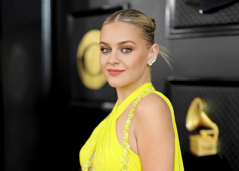 Kelsea Ballerini Wore This $7 Foundation to the Grammys
