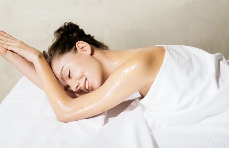 What Even Is a Dry Body Oil?