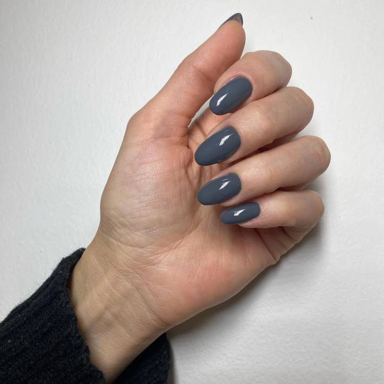 gray nail polish