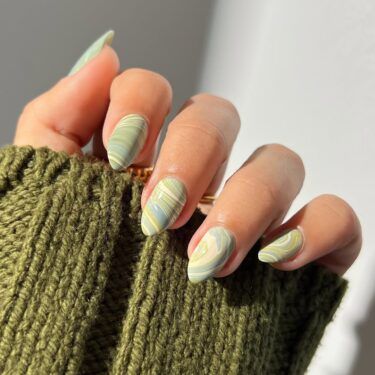 Nails with a water marble design