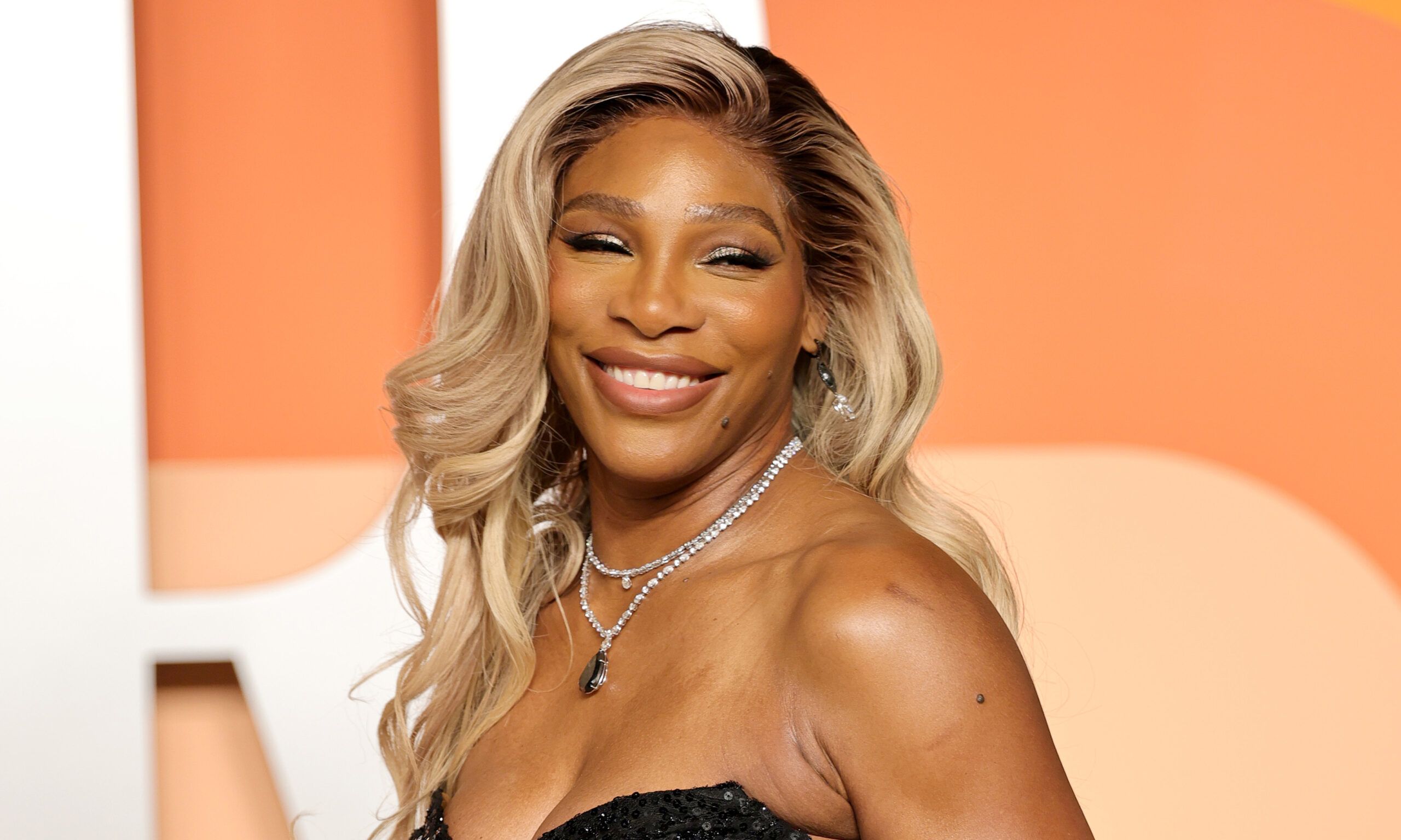 Serena Williams attends the 2025 Vanity Fair Oscar Party Hosted By Radhika Jones at Wallis Annenberg Center for the Performing Arts on March 02, 2025 in Beverly Hills, California.