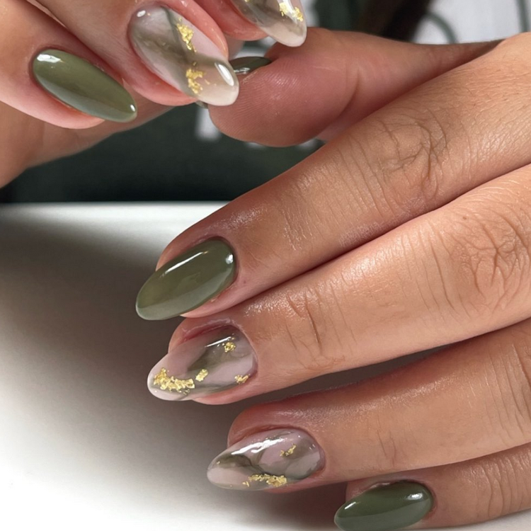 glitter nails