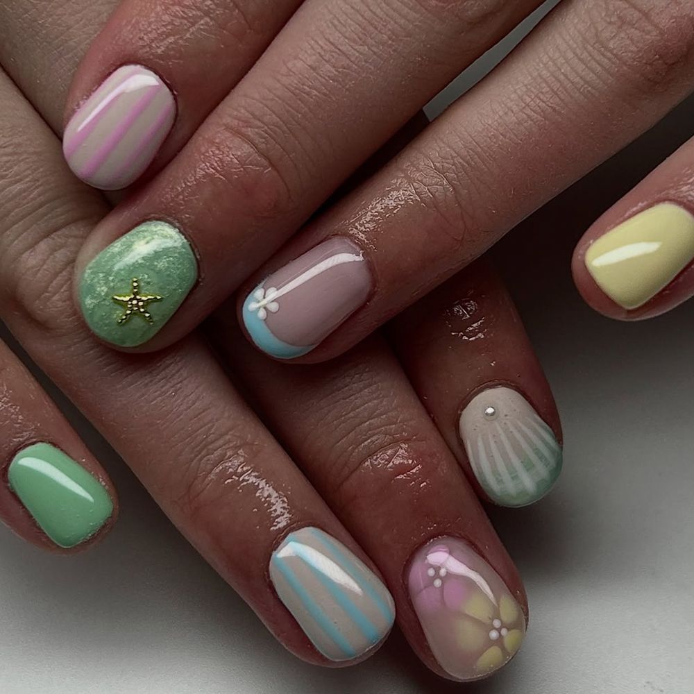 Short Beachside Nails