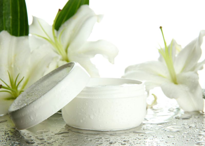 The 2 Best Skin Care Ingredients For Your 40s