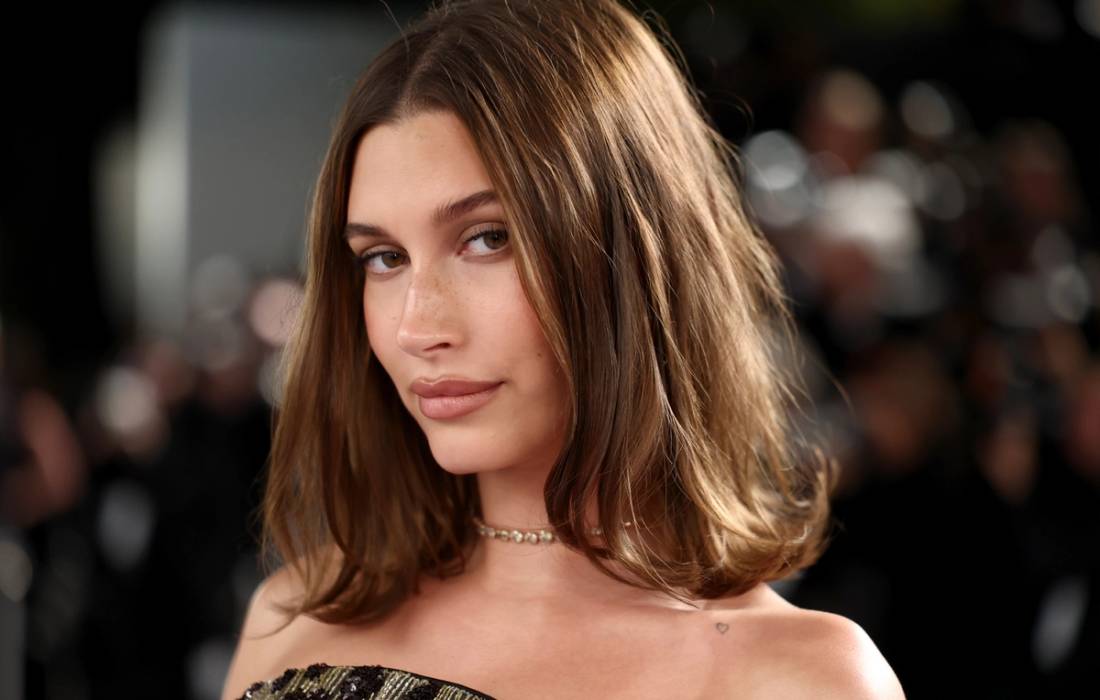 Hailey Bieber attends the 2026 Vanity Fair Oscar Party Hosted By Mark Guiducci at Los Angeles County Museum of Art on March 15, 2026 in Los Angeles, California.