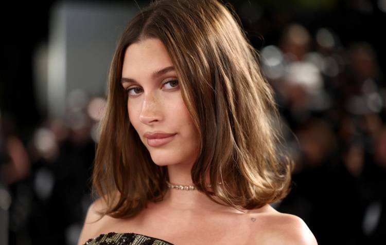 Hailey Bieber attends the 2026 Vanity Fair Oscar Party Hosted By Mark Guiducci at Los Angeles County Museum of Art on March 15, 2026 in Los Angeles, California.