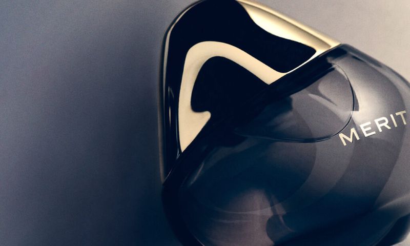 MERIT Retrospect Extrait de Parfum