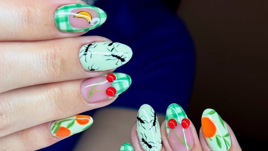 Mixed nail art manicure trend