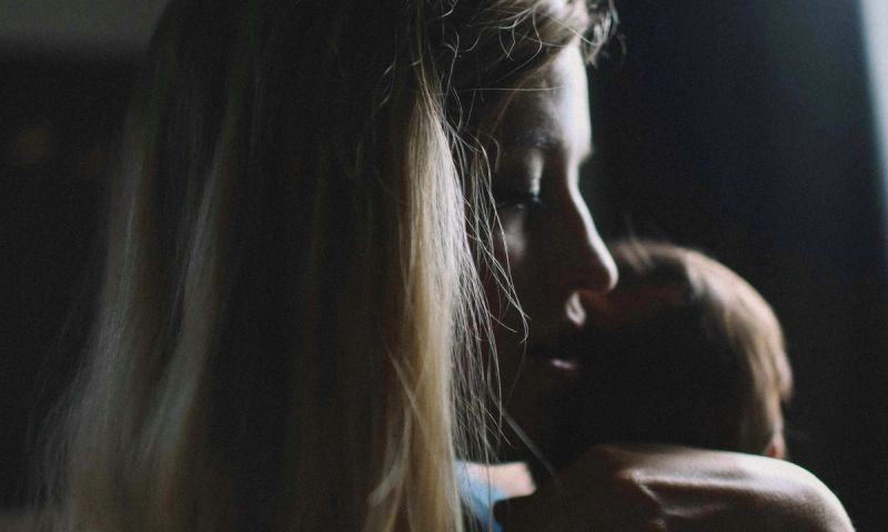 Real Moms Share Their Experiences With Postpartum Hair Loss