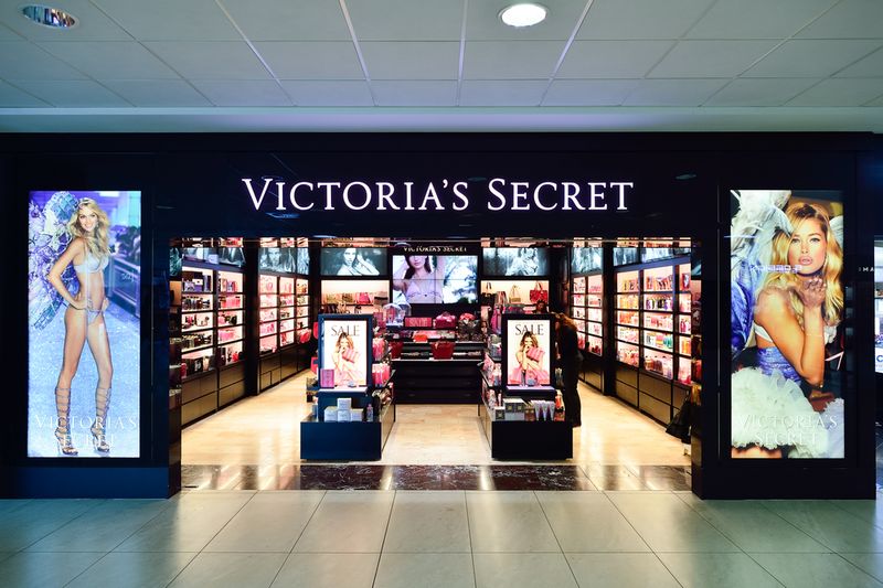 Victoriassecretretouching