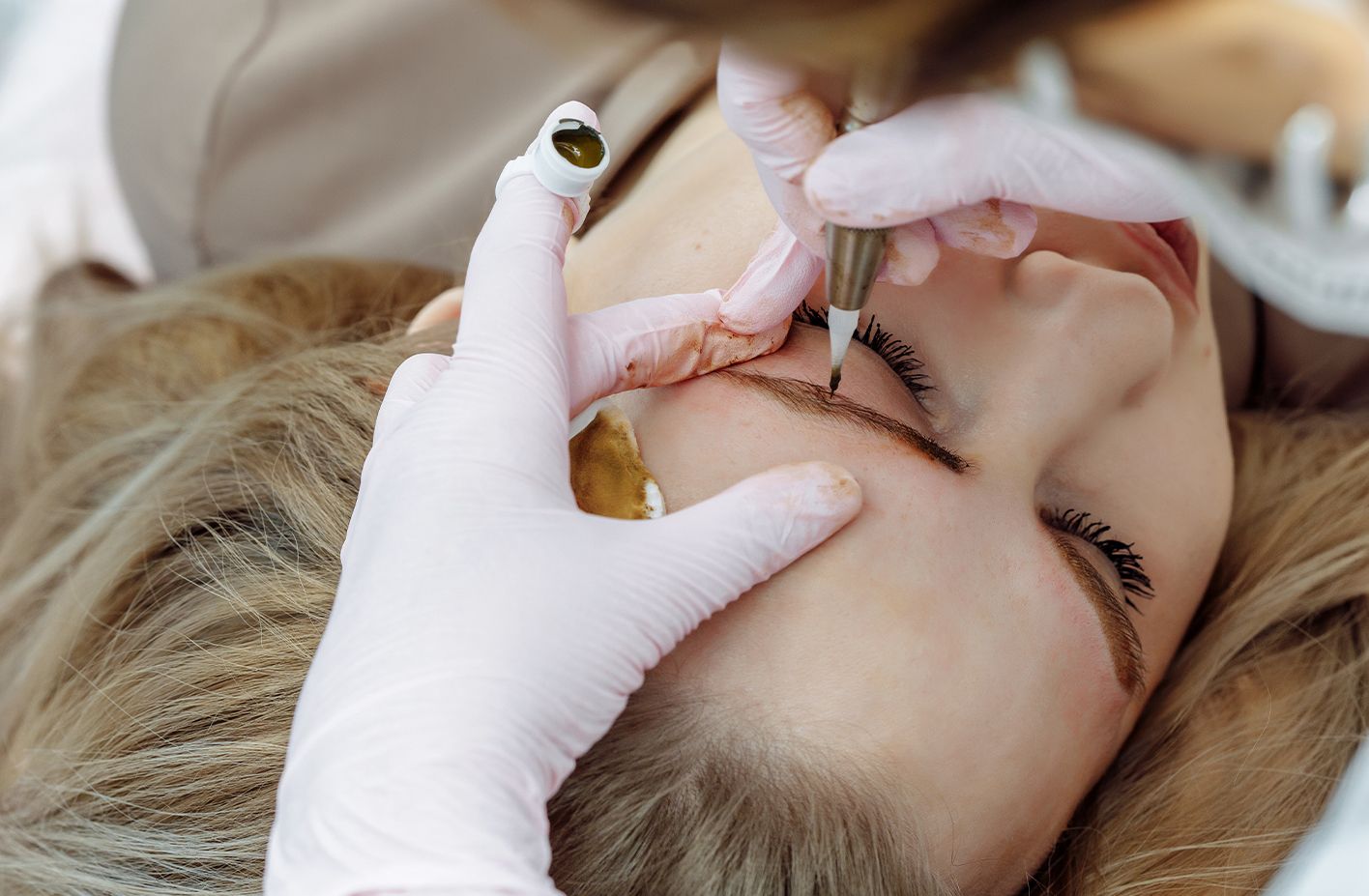 Are People Still Getting Their Eyebrows Microbladed?