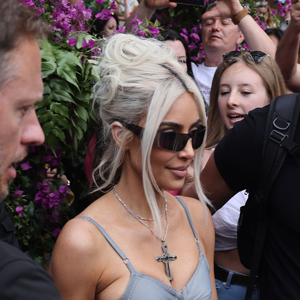 Pamela Anderson updo