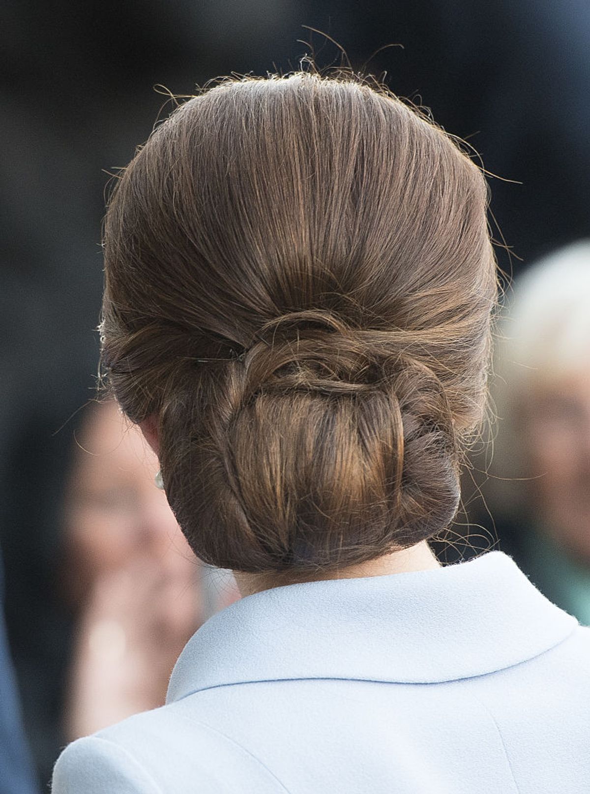 THE HAGUE, NETHERLANDS - OCTOBER 11:  Catherine, Duchess of Cambridge, hair detail, arrives at the Mauritshuis to view the exhibition 'At Home in Holland: Vermeer and his Contemporaries from the British Royal Collection' on October 11, 2016 in The Hague, Netherlands.  (Photo by Samir Hussein/WireImage)