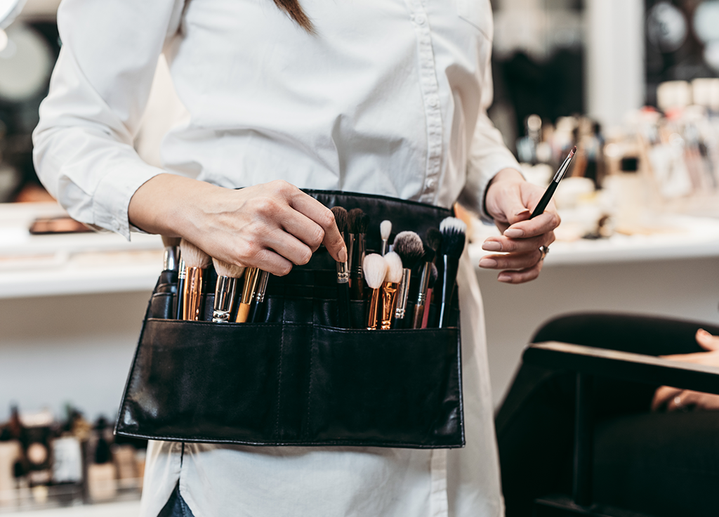 Makeup and the Machine: How Glam Squads Are Using AR Technology in the Time of Virtual Photo Shoots