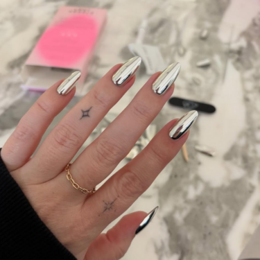 mirror chrome nails by @nails_of_la