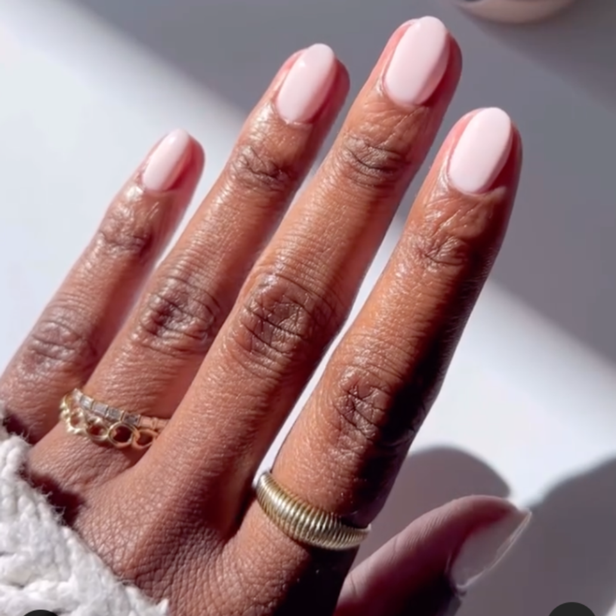 almond milk nails by IG:@lolo.nailedit