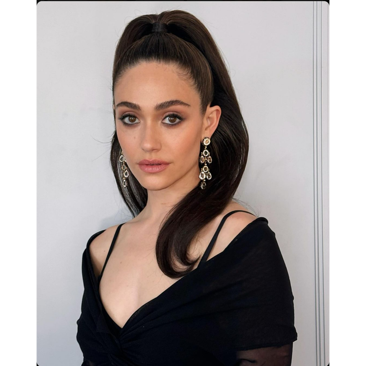 Voluminous ponytail