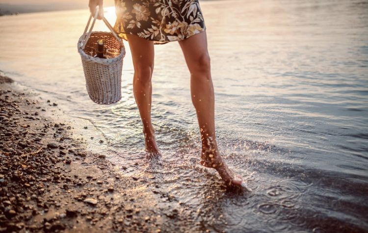How to Firm Saggy Knees: Expert Tips and Treatments for Tighter-Looking Legs
