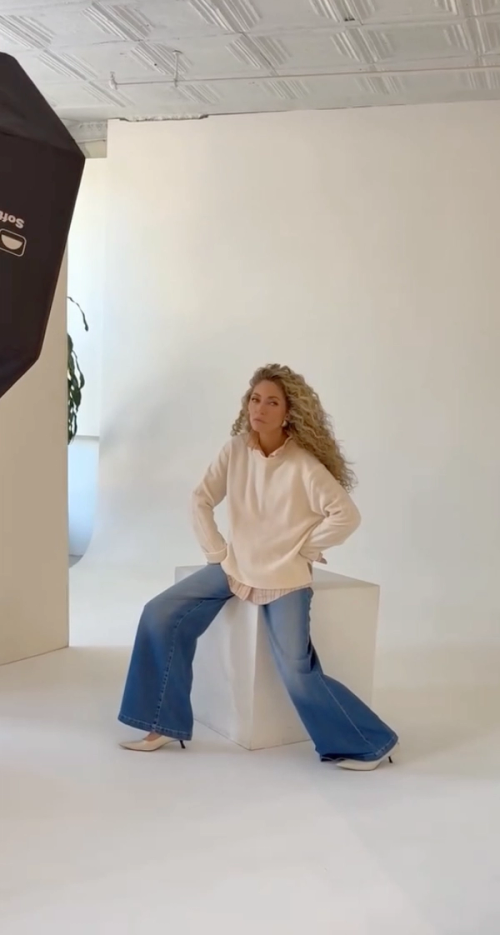 Rebecca Gayheart’s Curls Stole the Show on Set