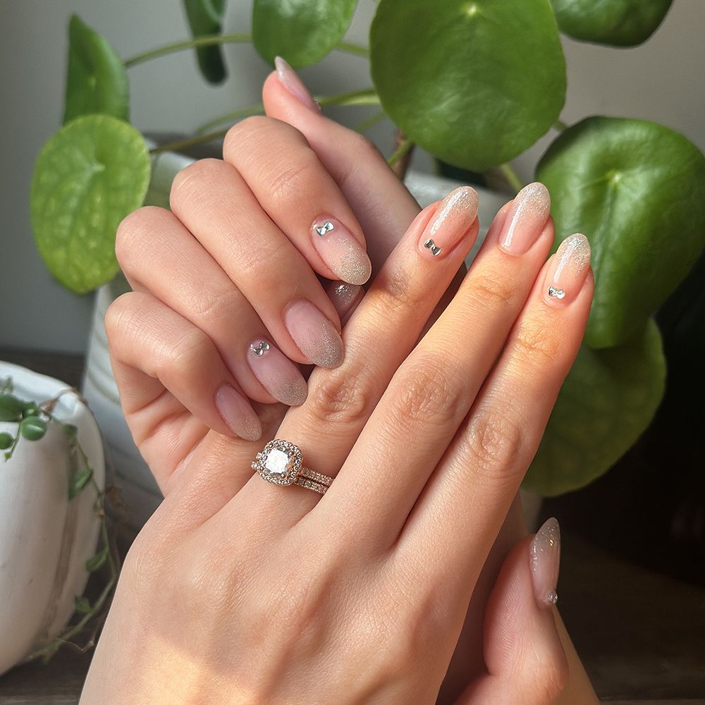 Ombré sparkle syrup nails