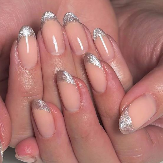 Velvet-Dipped French Tips