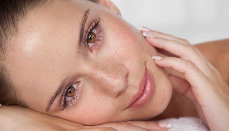 Skin Glycation Starts In Your 20s—This Breakthrough Defends Against It