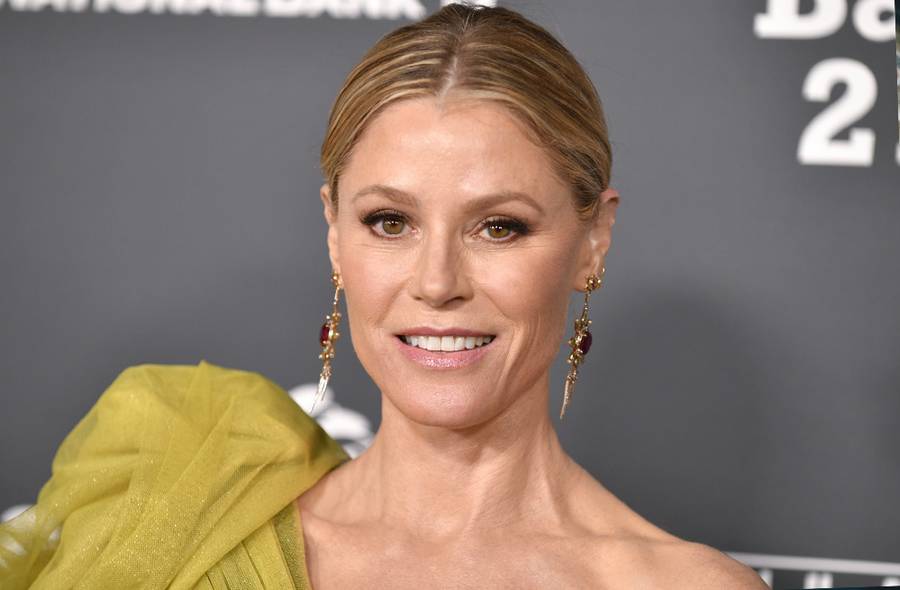 The Retinol Serum Julie Bowen Says Makes Her Skin “Look Phenomenal”