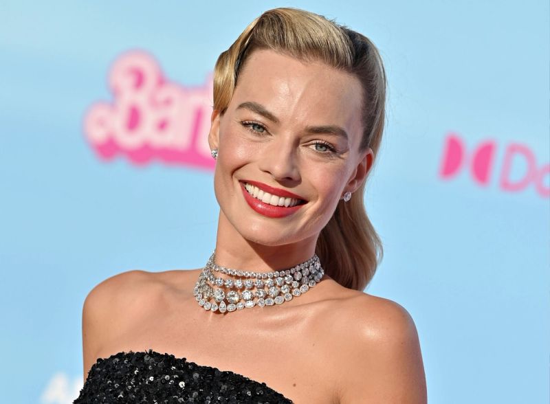 Get Margot Robbie’s Retro Barbie Ponytail for the “Barbie” Red Carpet