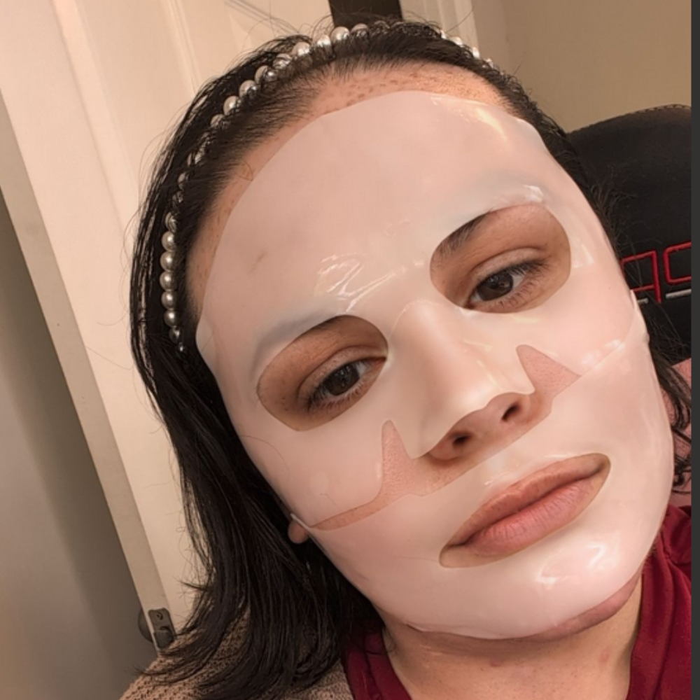 rowan wears peach & lily collagen mask