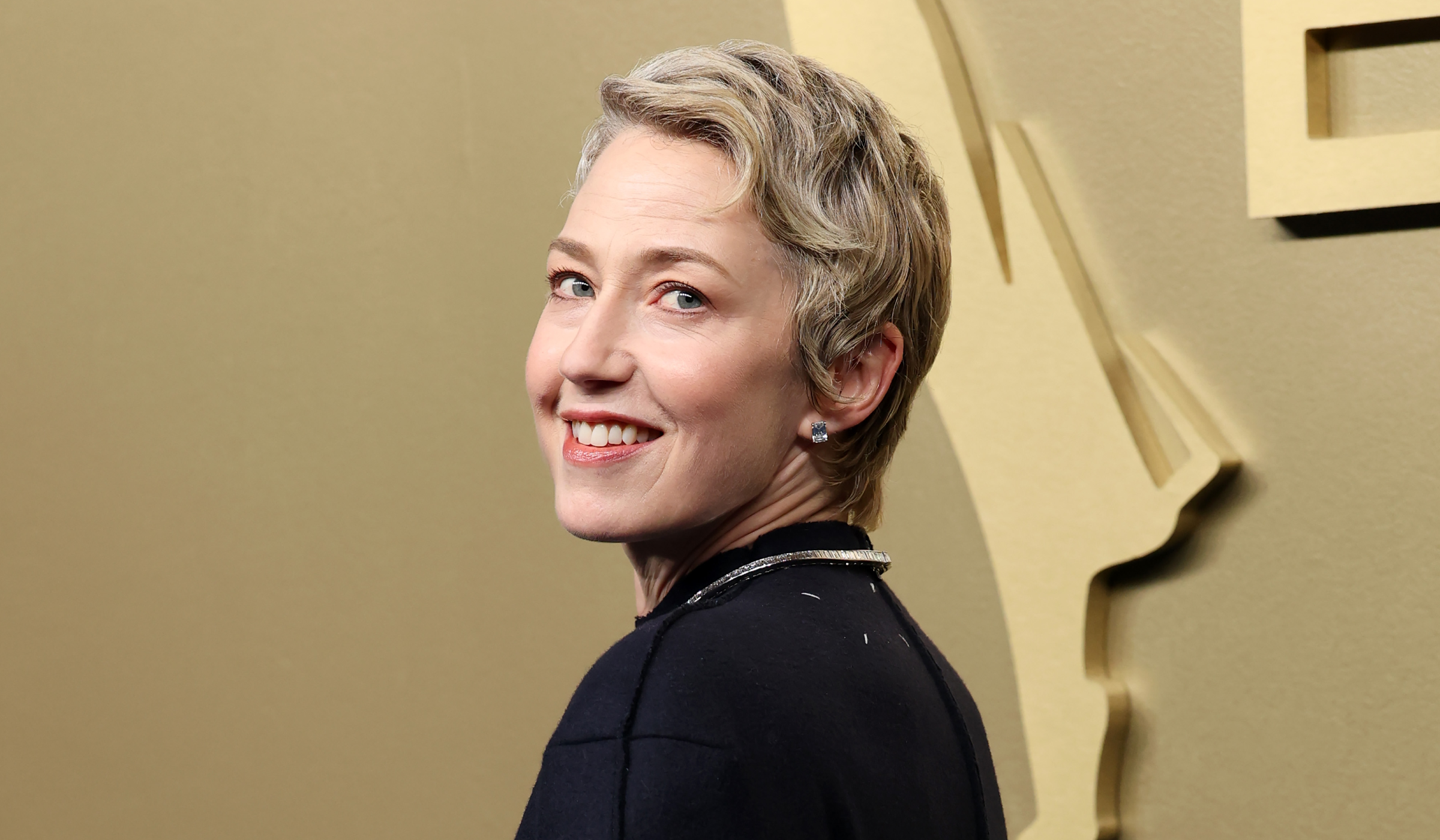 The At-Home Tool That Got Carrie Coon’s Skin Emmy-Night Ready