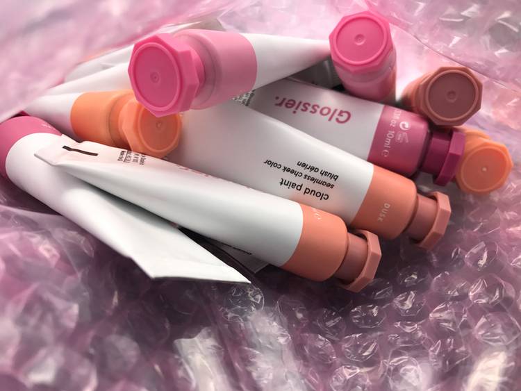 PRIMARY Glossier CloudPaint Product 1