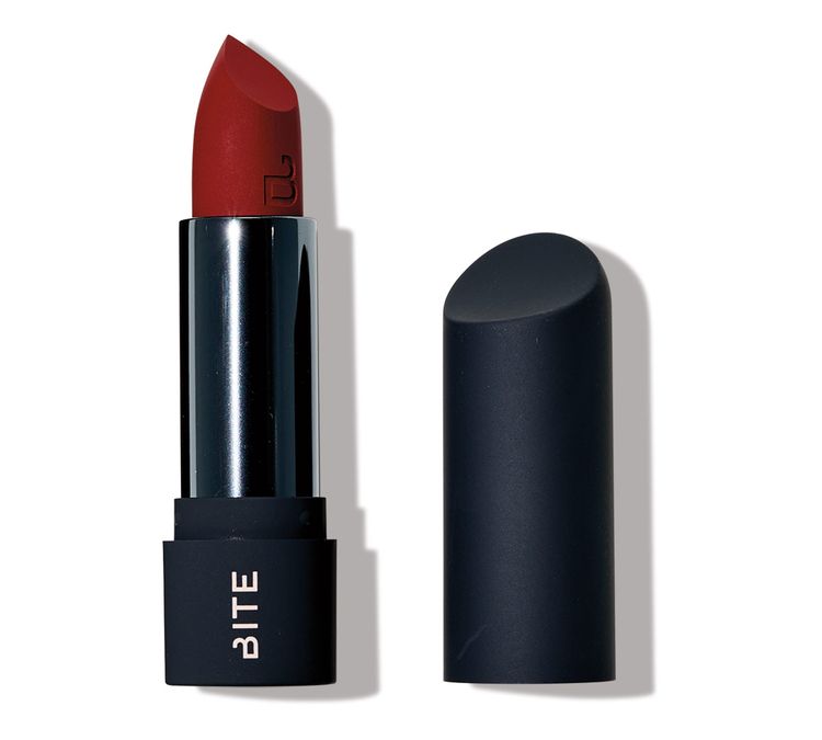 Award Photo: Power Move Hydrating Soft Matte Lipstick
