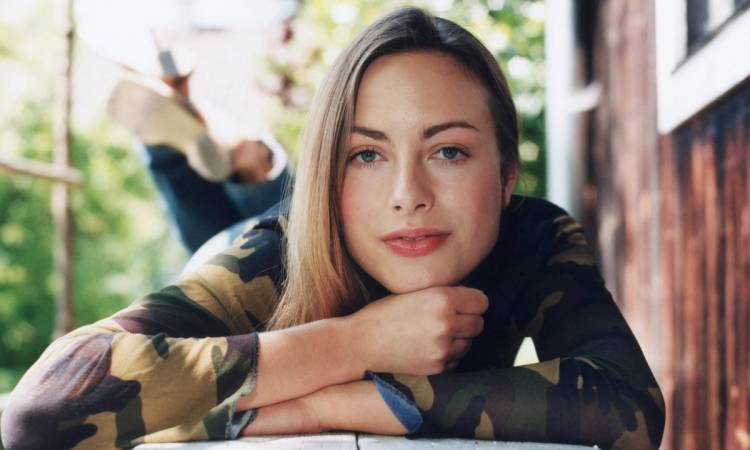 Do You Find That Your Makeup Separates? How to Prevent Foundation Separating