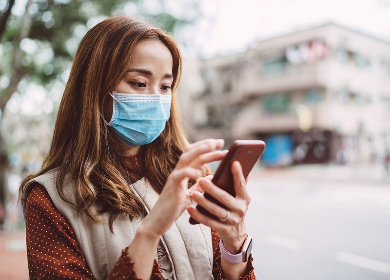 Virologist With Coronavirus Says Virus Can Be Transmitted Through the Eyes