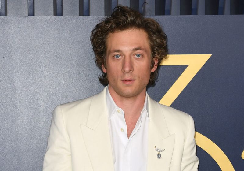 jeremy allen white sag awards 2024