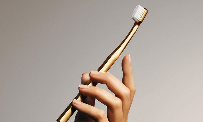aurezzi gold toothbrush