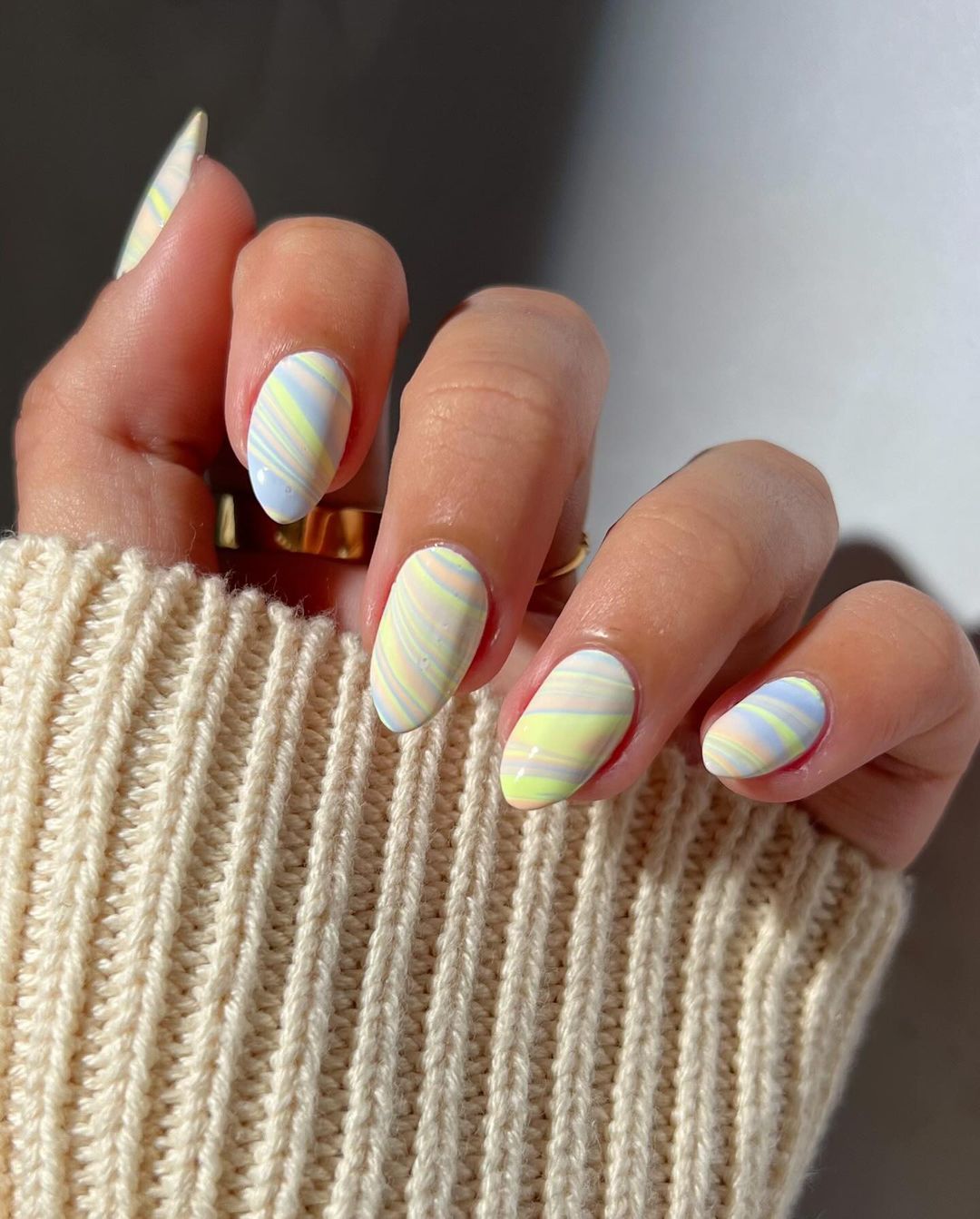 Tie-dye Marble Nails