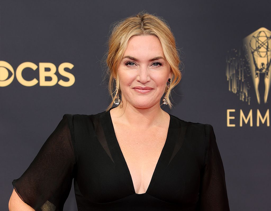 Kate Winslet’s Emmy Glam Included a Full Face of Drugstore Makeup
