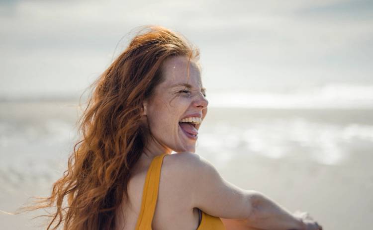 A Top Derm Shares The Number-One Thing She Wishes She Knew About Sun Protection as a Teen